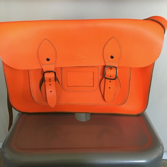 Neon leather satchel (like Cambridge Satchel) - Picture 2 of 4